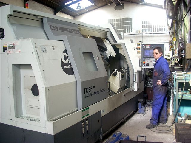 Un Torno CNC CMZ Modelo TC35Y